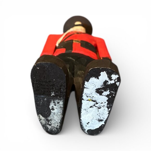 RCMP Officer Statue in Red Serge Canadiana Wooden 13" Moustache Stetson - Picture 5 of 7